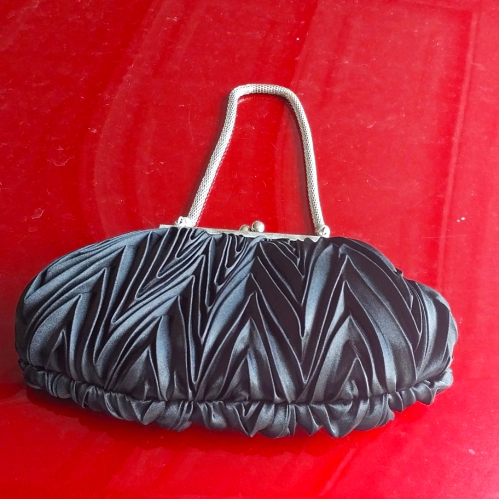 Women moon struck designs fashion small chain clutch bag